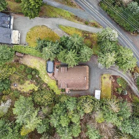 Chalet Style Cottage Near Shawnigan Lake Extérieur photo