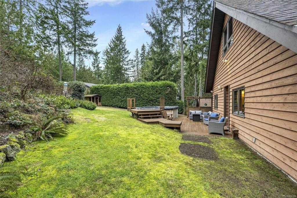 Chalet Style Cottage Near Shawnigan Lake Extérieur photo