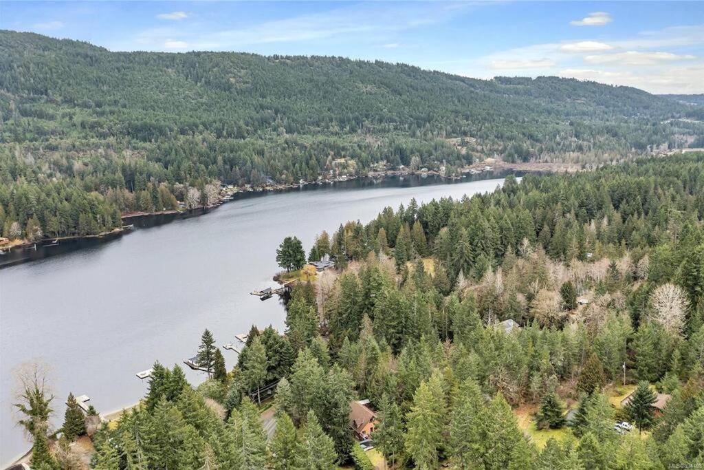Chalet Style Cottage Near Shawnigan Lake Extérieur photo