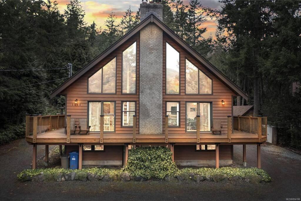 Chalet Style Cottage Near Shawnigan Lake Extérieur photo