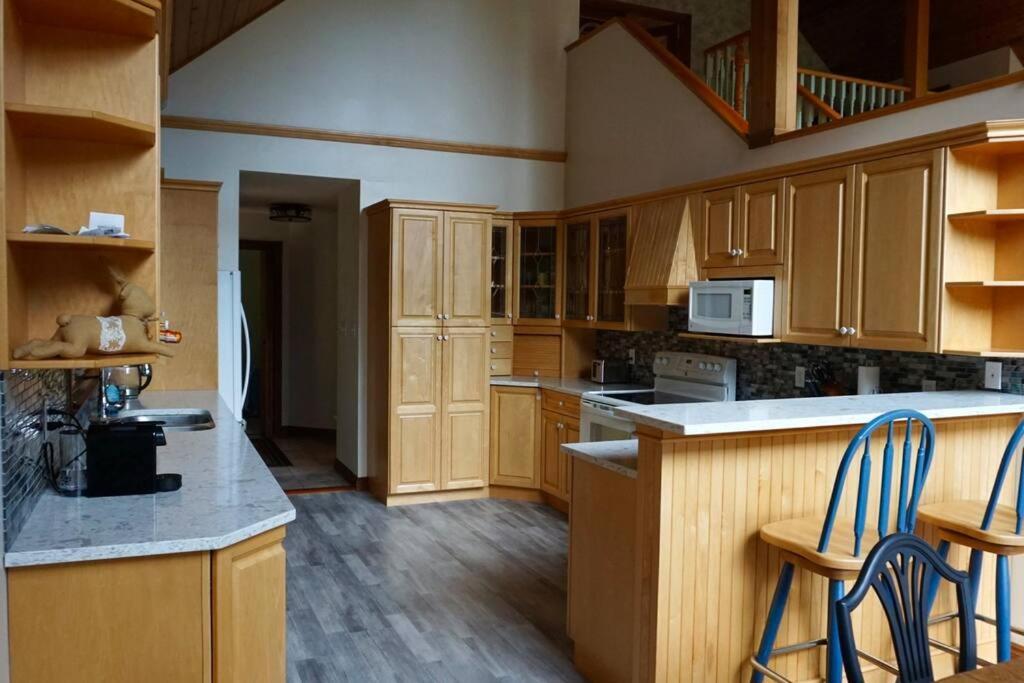 Chalet Style Cottage Near Shawnigan Lake Extérieur photo