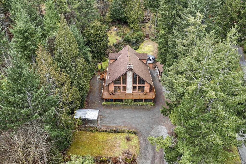 Chalet Style Cottage Near Shawnigan Lake Extérieur photo