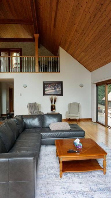 Chalet Style Cottage Near Shawnigan Lake Extérieur photo