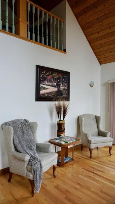 Chalet Style Cottage Near Shawnigan Lake Extérieur photo